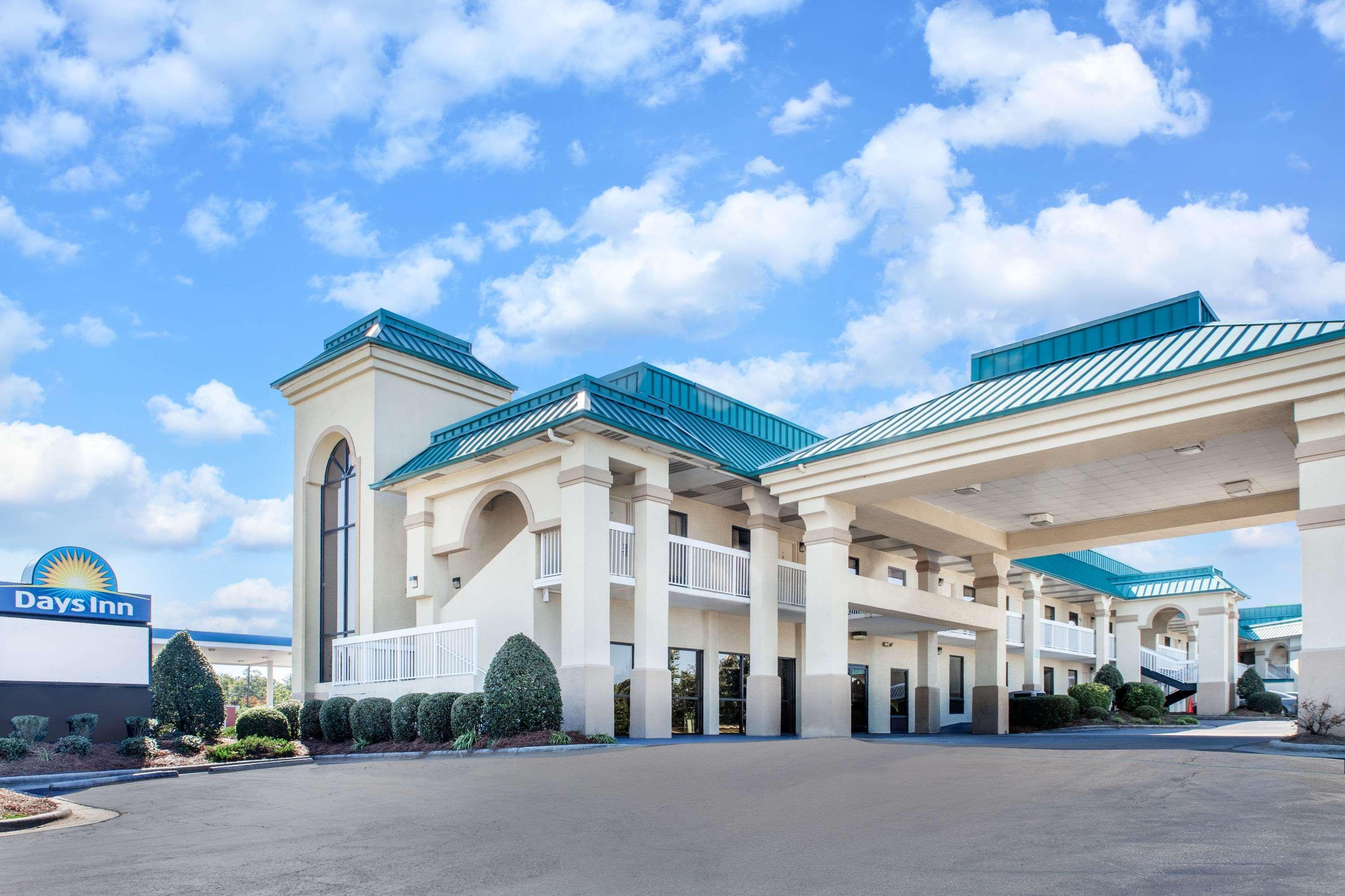 Days Inn By Wyndham Saint Pauls Екстер'єр фото